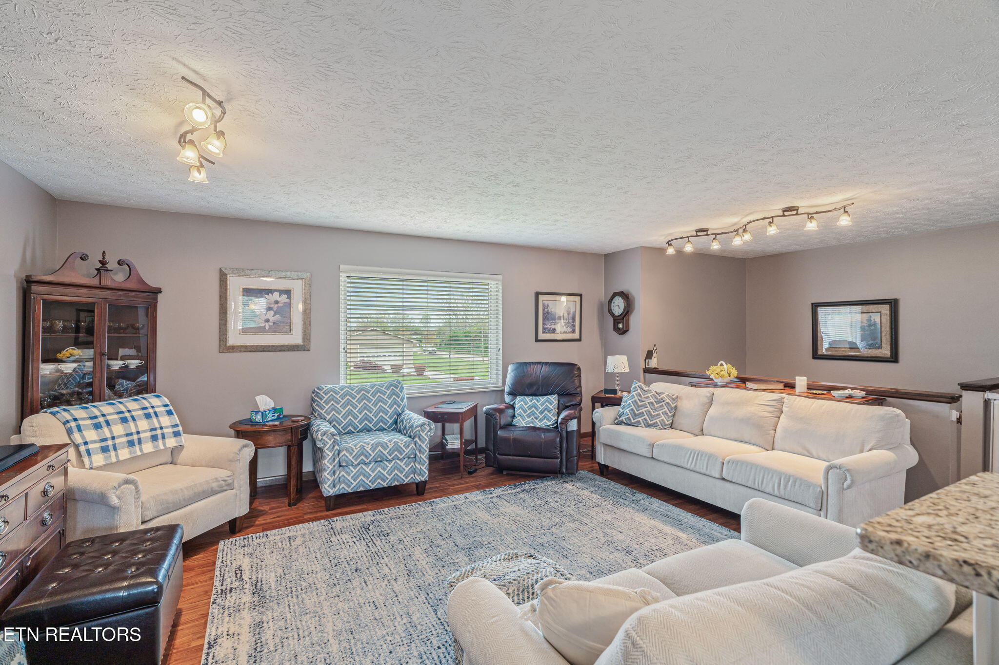 7301 Oxmoor Road Knoxville, TN 37931 - Photo 18 of 43 13-web-or-mls-7301 Oxmoor Drive-16