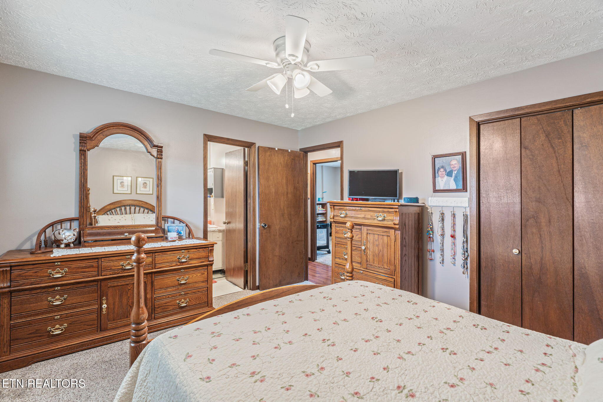 7301 Oxmoor Road Knoxville, TN 37931 - Photo 20 of 43 25-web-or-mls-7301 Oxmoor Drive-8