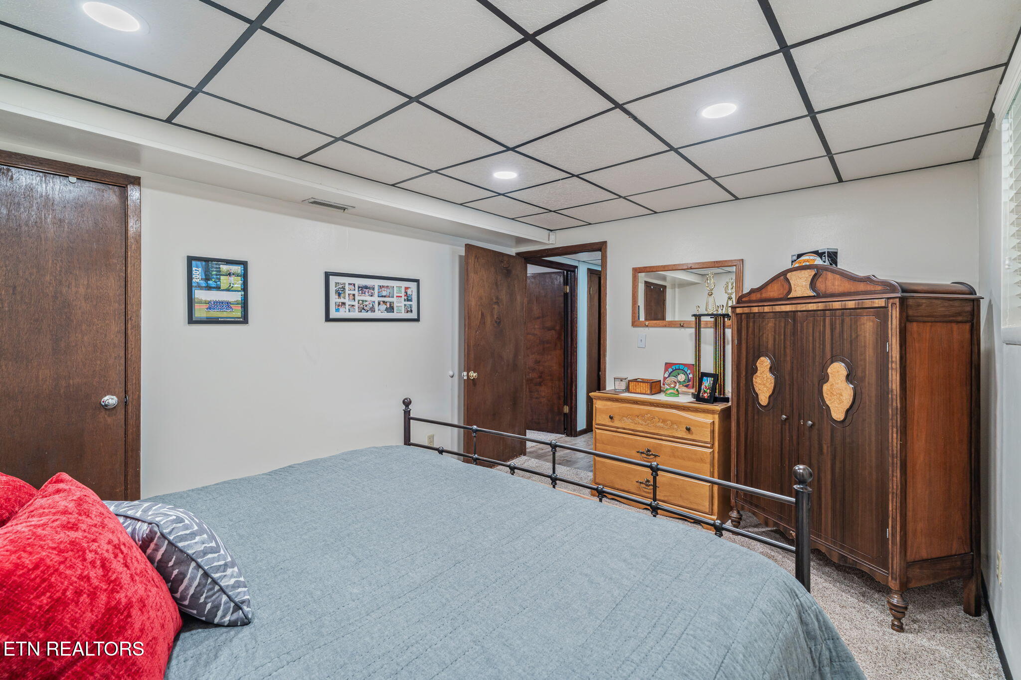 7301 Oxmoor Road Knoxville, TN 37931 - Photo 25 of 43 30-web-or-mls-7301 Oxmoor Drive-25