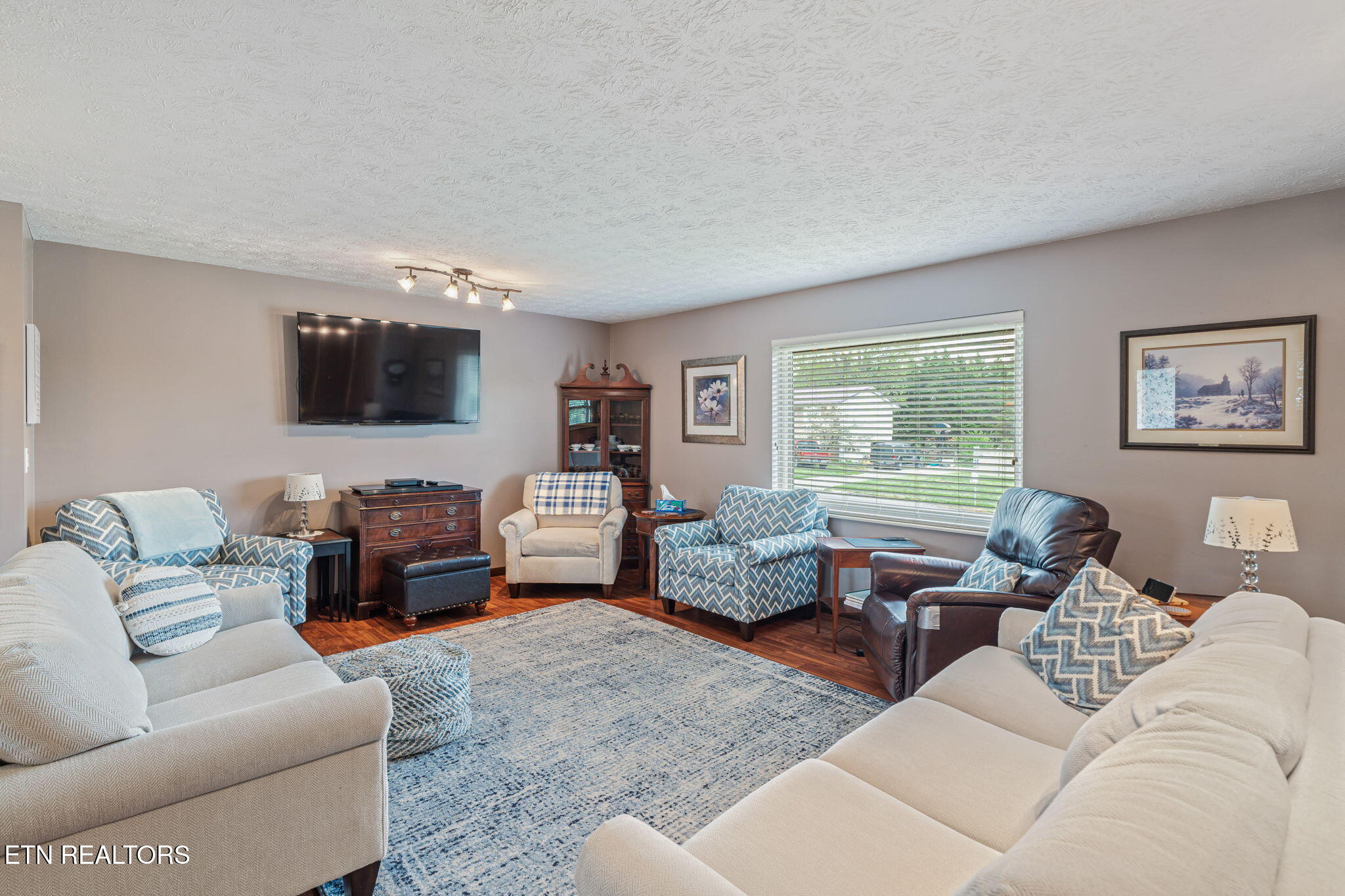 7301 Oxmoor Road Knoxville, TN 37931 - Photo 3 of 43 9-web-or-mls-7301 Oxmoor Drive-12