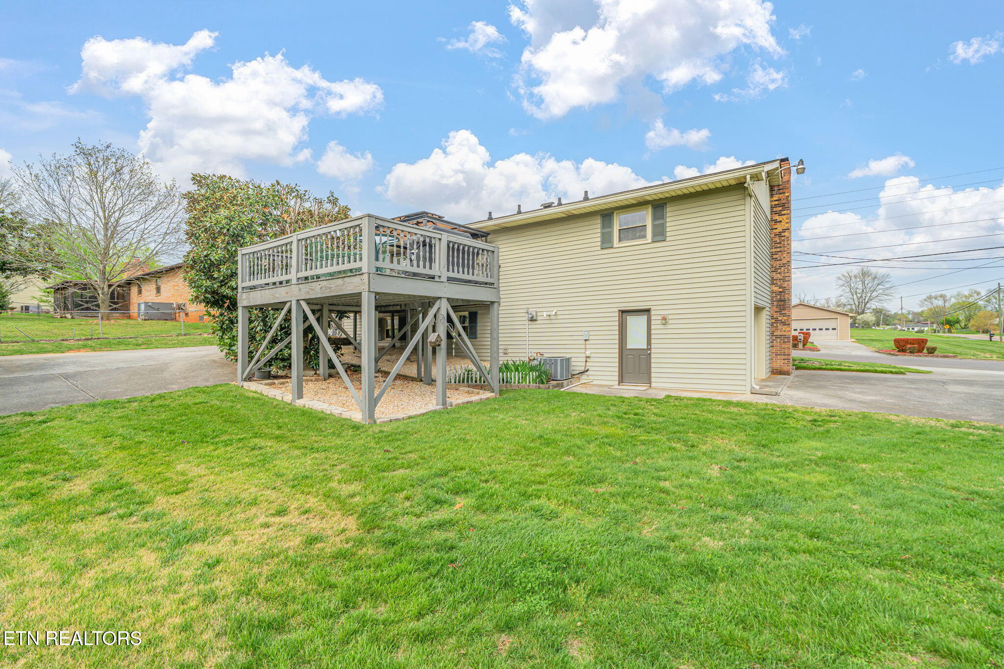 7301 Oxmoor Road Knoxville, TN 37931 - Photo 39 of 43 44-web-or-mls-7301 Oxmoor Drive-38