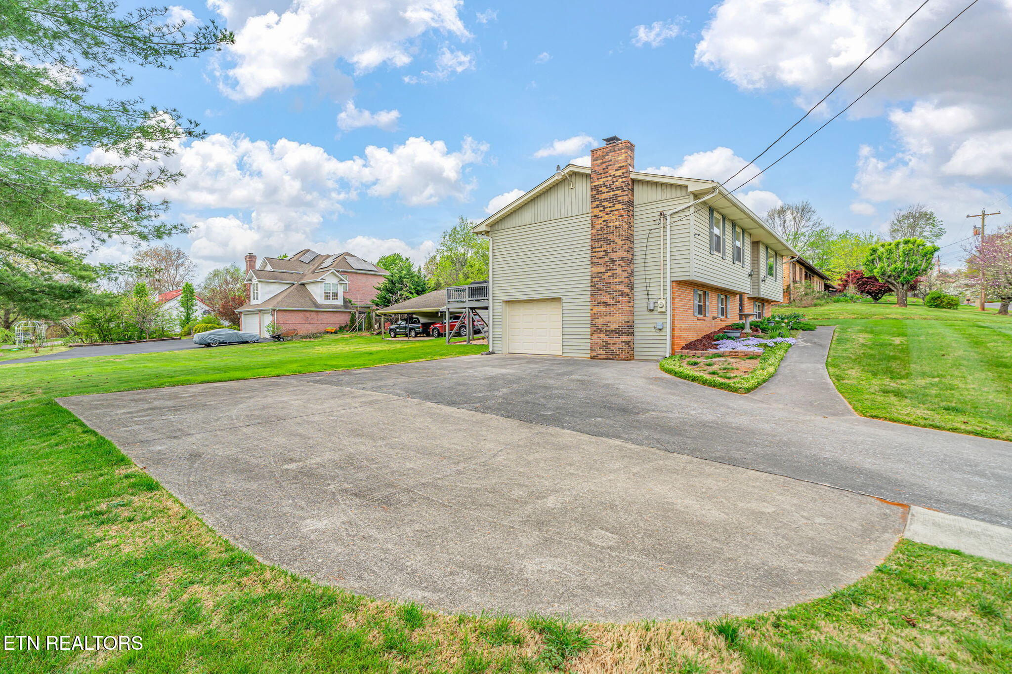 7301 Oxmoor Road Knoxville, TN 37931 - Photo 42 of 43 1-web-or-mls-7301 Oxmoor Drive-41