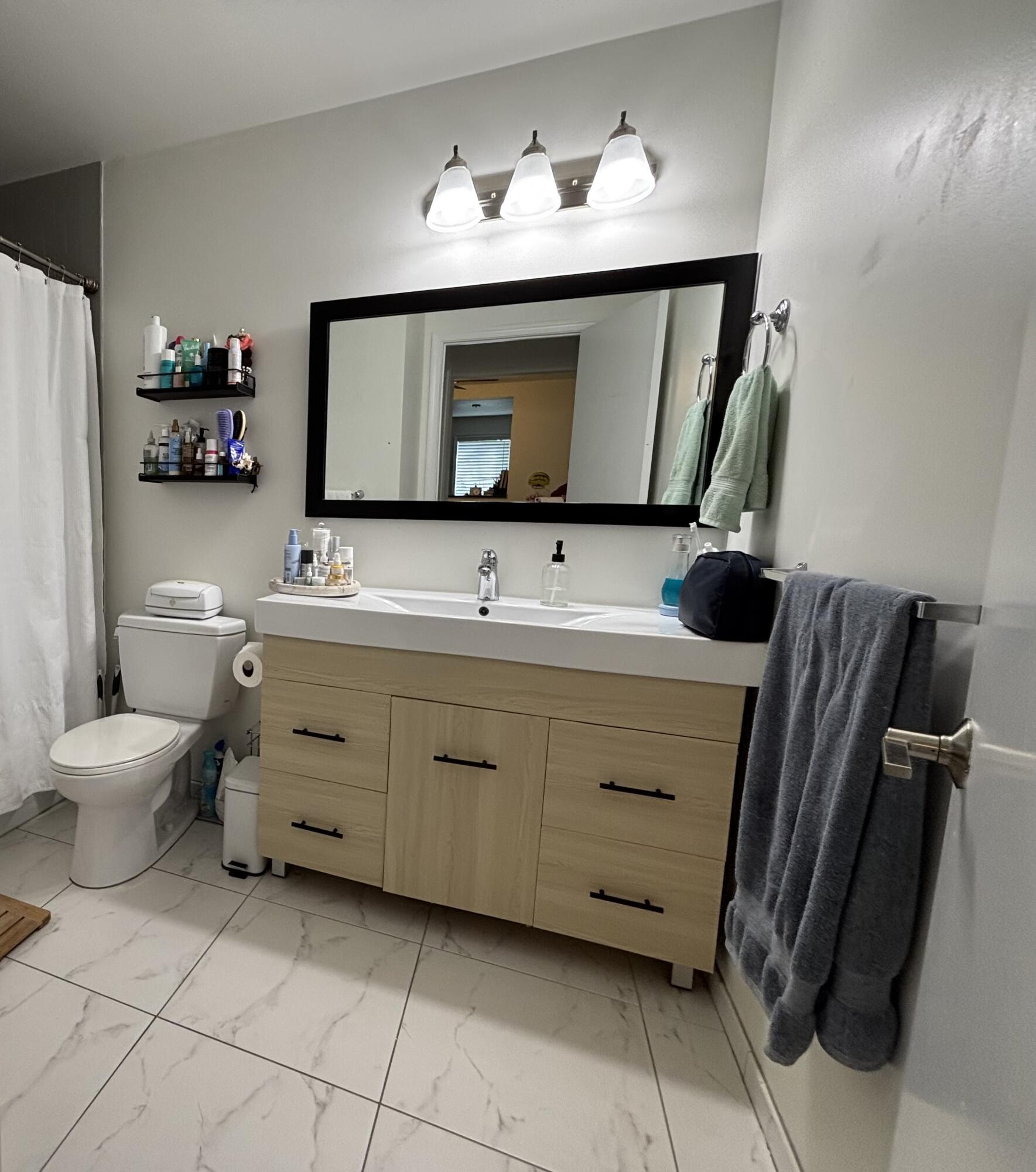 5048 Heatherhill Lane, Unit 1208 Boca Raton, FL 33486 - Photo 10 of 19 Newer Vanity/Shower/Tub combo