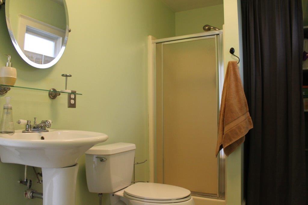 1936 Belleville Road Southwest Roanoke, VA 24015 - Photo 22 of 53 Full Bath
