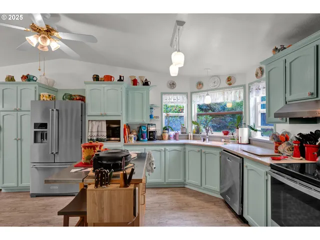 $632,500 | 9580 North Fork Siuslaw Road, Florence, OR 97439