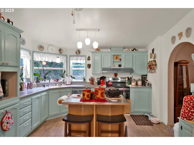 $632,500 | 9580 North Fork Siuslaw Road, Florence, OR 97439