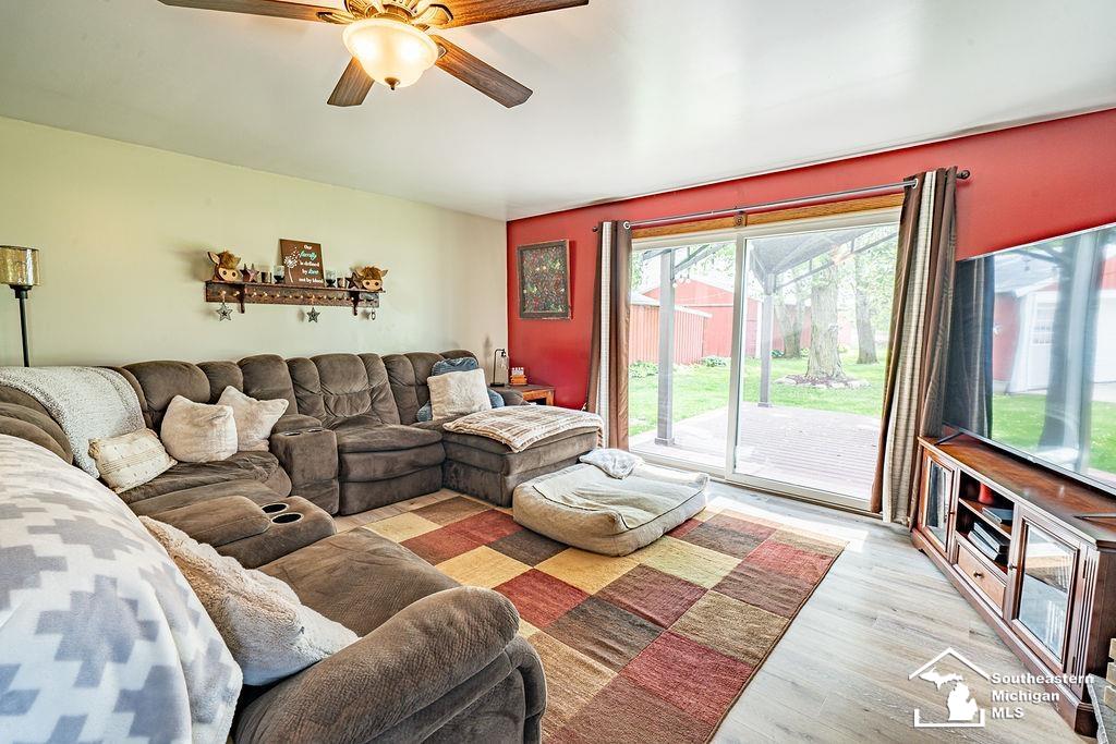 1584 East Newburg Road Carleton, MI 48117 - Photo 15 of 36 50208815-bc51352b-48f0-4593-b5d9-9c308d0426de.JPG