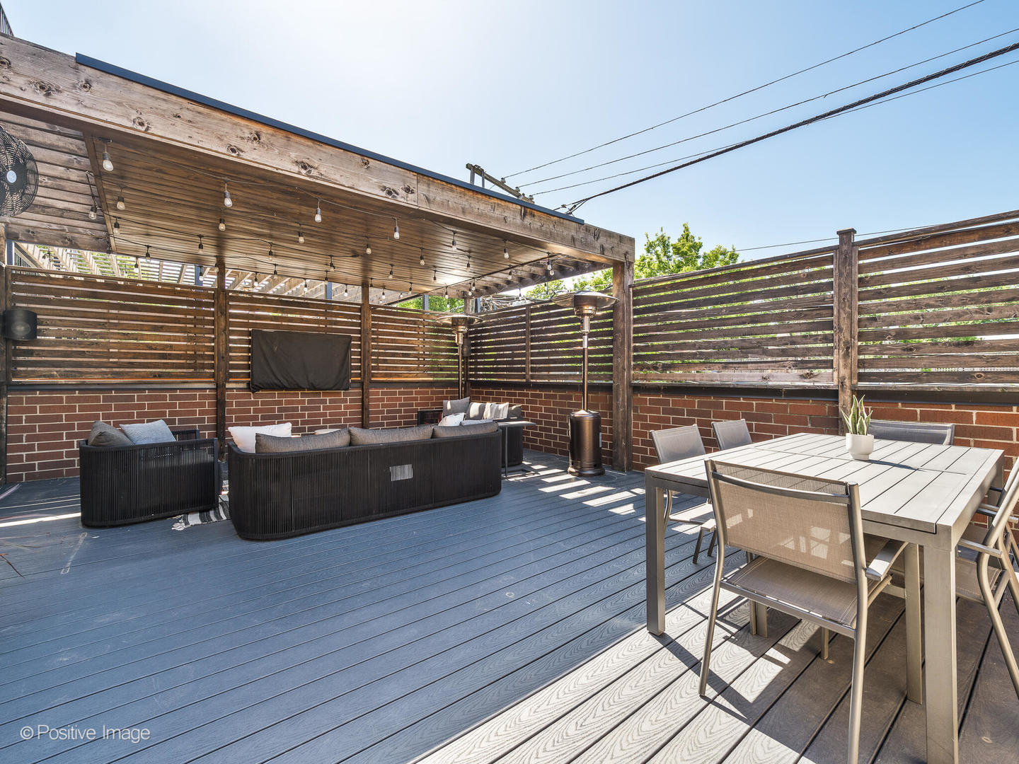 2315 West Roscoe Street, Unit 1 Chicago, IL 60618 - Photo 34 of 37 a living room with furniture
