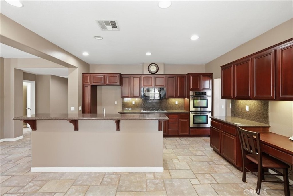 17731 Glen Hollow Way Riverside, CA 92504 - Photo 24 of 66