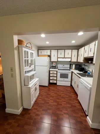 $1,500 | 23 Flanders A, Delray Beach, FL 33484