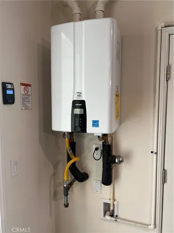 $3,700 | 19557 Hanging Rock Road, Lake Elsinore, CA 92532