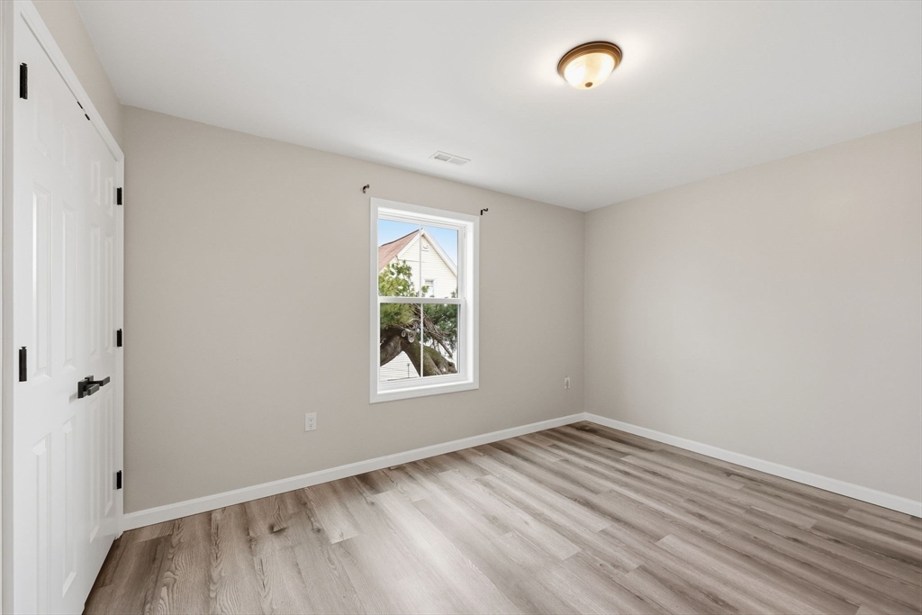 14 Crane Street, Unit 14 Springfield, MA 01104 - Photo 13 of 20