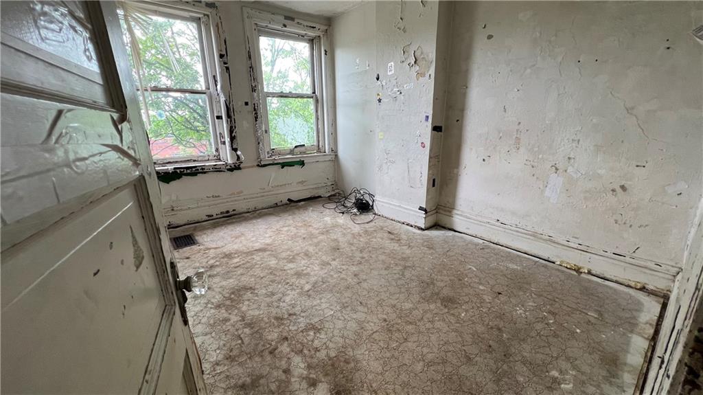 222 Luray Street Pittsburgh, PA 15214 - Photo 13 of 22