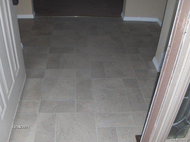 35115 Six Mile Road Livonia, MI 48152 - Photo 9 of 25 Picture 112.jpg