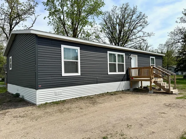 $155,900 | 424 2nd Street North, Greenbush, MN 56726