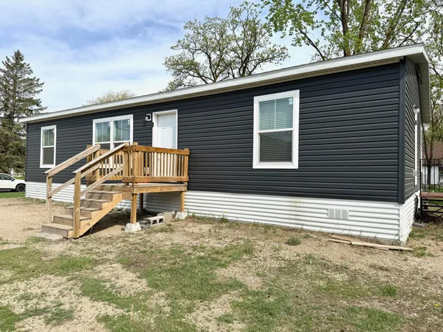 $155,900 | 424 2nd Street North, Greenbush, MN 56726