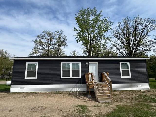 $155,900 | 424 2nd Street North, Greenbush, MN 56726