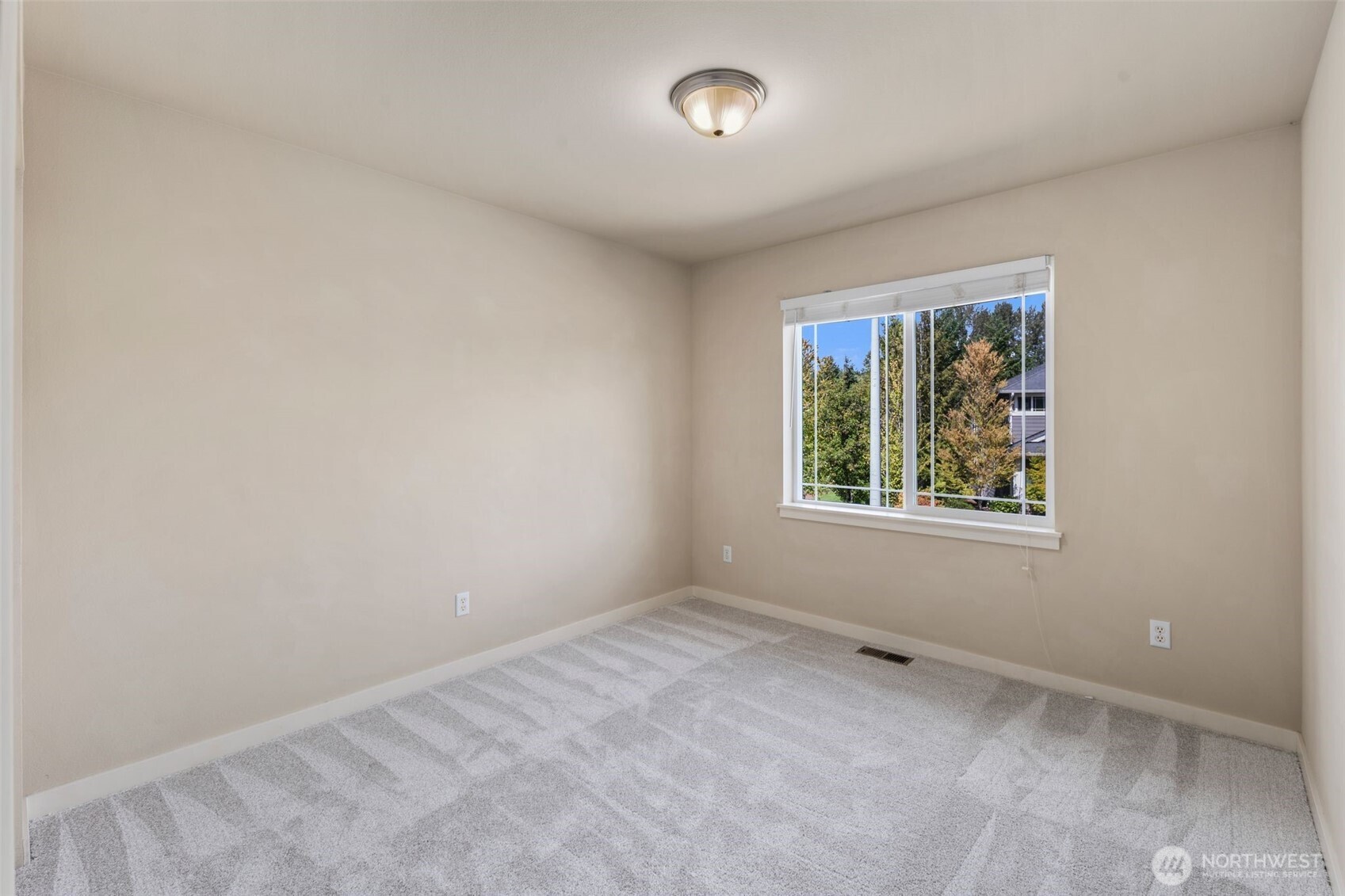 21705 38th Drive Southeast Bothell, WA 98021 - Photo 26 of 40 an empty room with a window