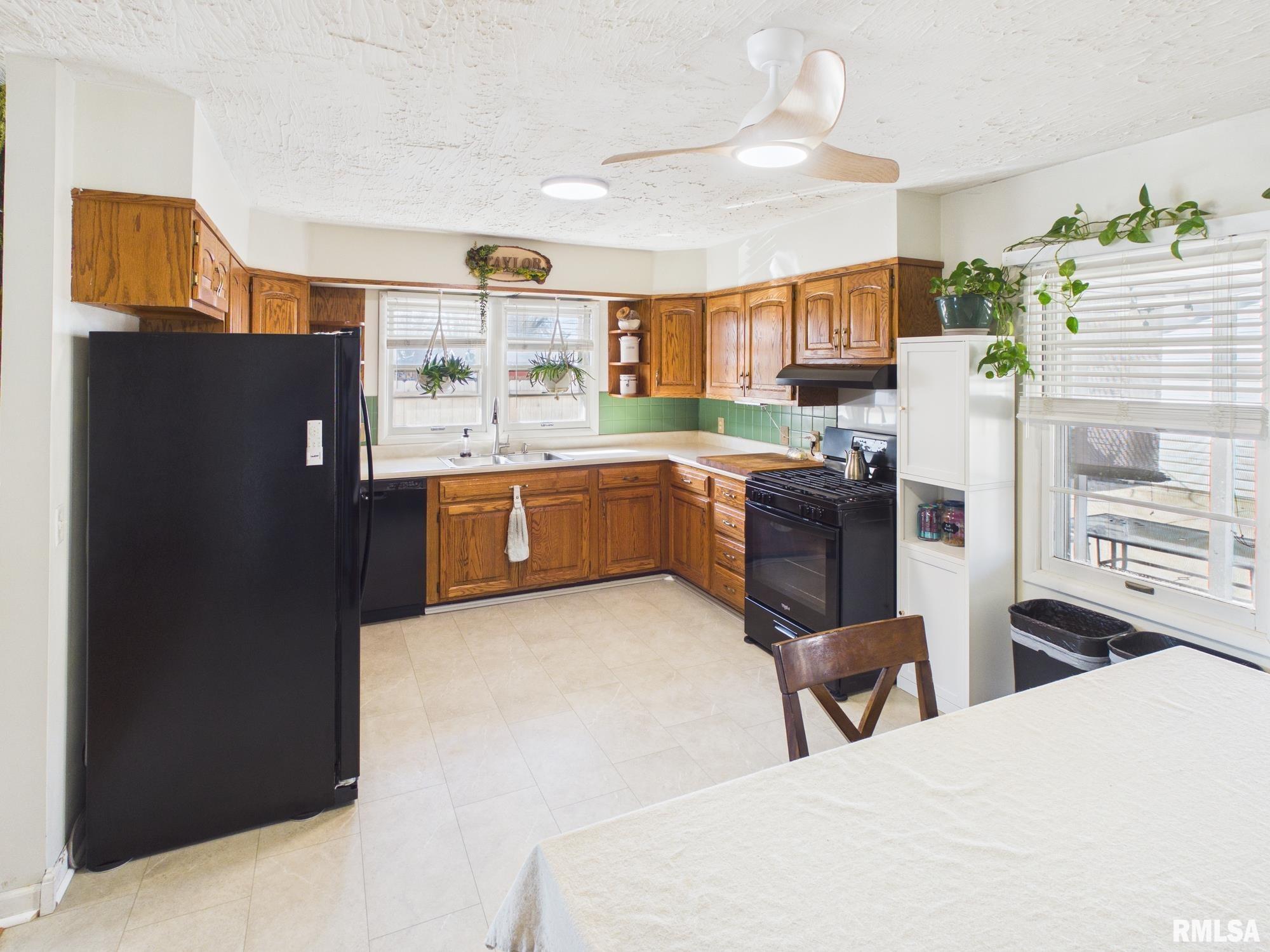 29 North Oxford Road Springfield, IL 62702 - Photo 5 of 36