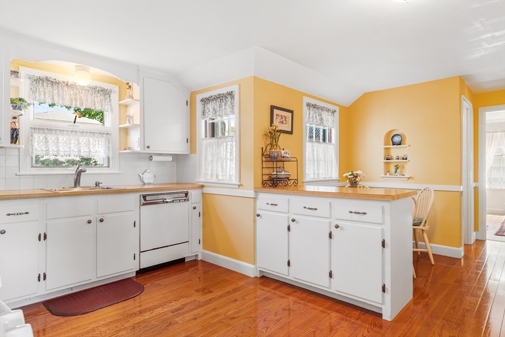 62 Princeton Road Arlington, MA 02474 - Photo 8 of 28 Gallery Image 8