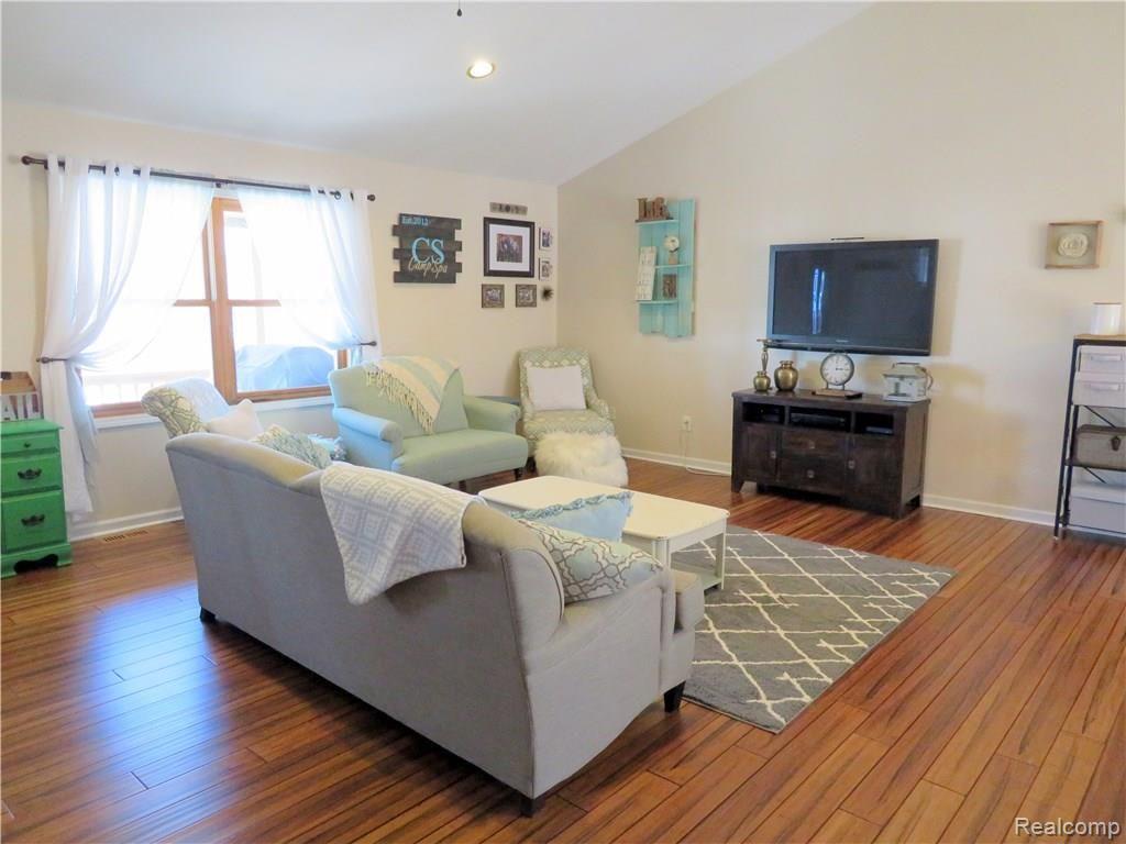 2663 Fisk Road Howell, MI 48843 - Photo 10 of 31 Great Room.JPG