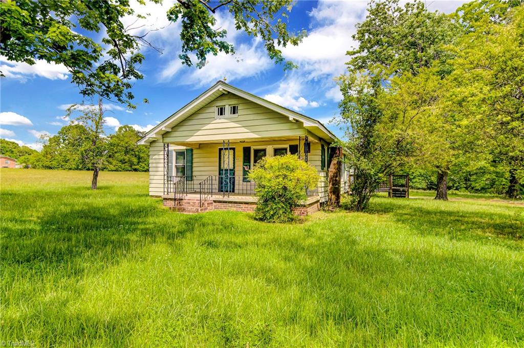 3928 Lewiston Road Summerfield, NC 27358 - Photo 2 of 27