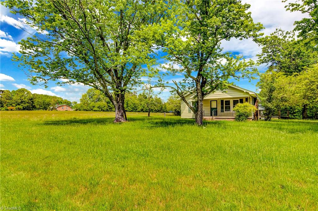 3928 Lewiston Road Summerfield, NC 27358 - Photo 3 of 27