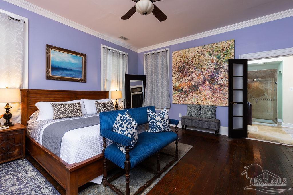 714 East La Rua Street Pensacola, FL 32501 - Photo 37 of 63 a living room with furniture and a large window