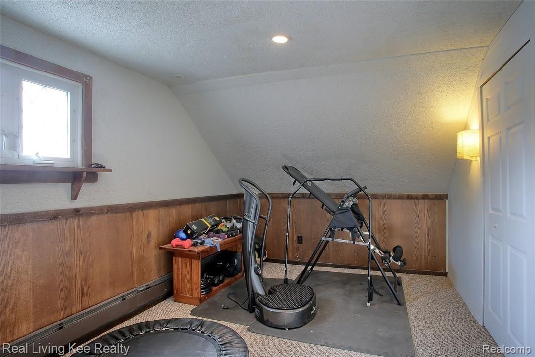 68125 Dequindre Road Oakland, MI 48363 - Photo 32 of 40 32-Bonus Room 2nd View.jpg