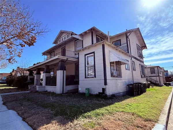 $850 | 3100 Avenue G, Unit 200, Fort Worth, TX 76105