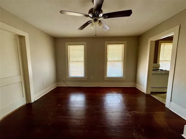 $850 | 3100 Avenue G, Unit 200, Fort Worth, TX 76105