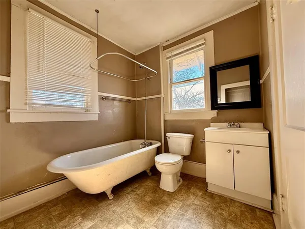 $850 | 3100 Avenue G, Unit 200, Fort Worth, TX 76105