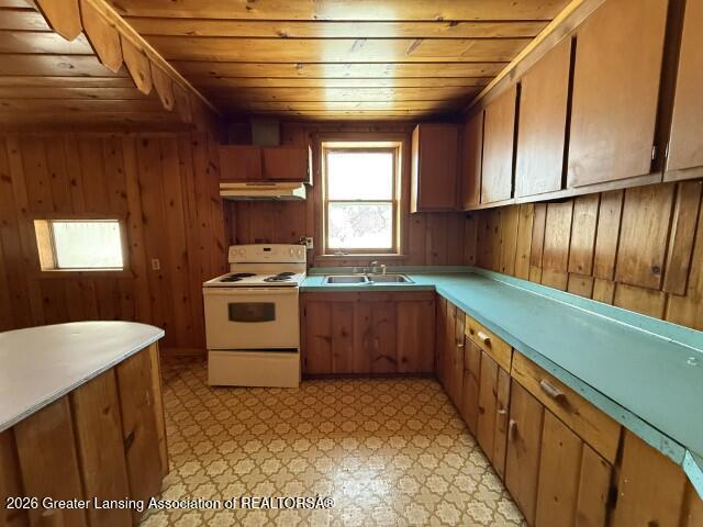 943 South Michigan Road Eaton Rapids, MI 48827 - Photo 2 of 21 kitchen