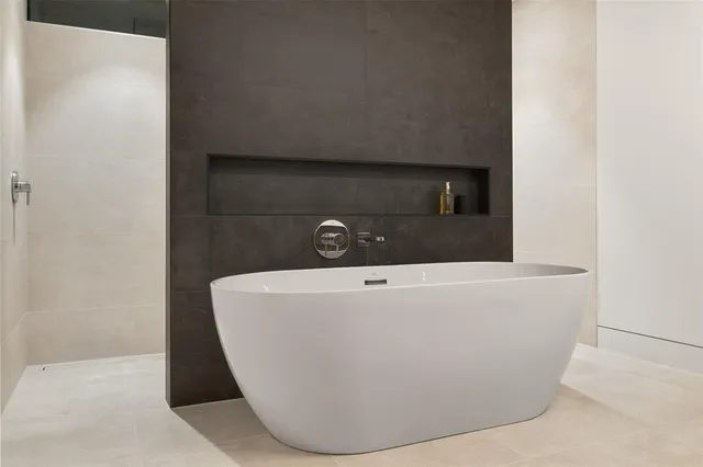 a view of utility room