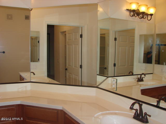 3330 South Gilbert Road, Unit 1089 Chandler, AZ 85286 - Photo 8 of 13 hanif