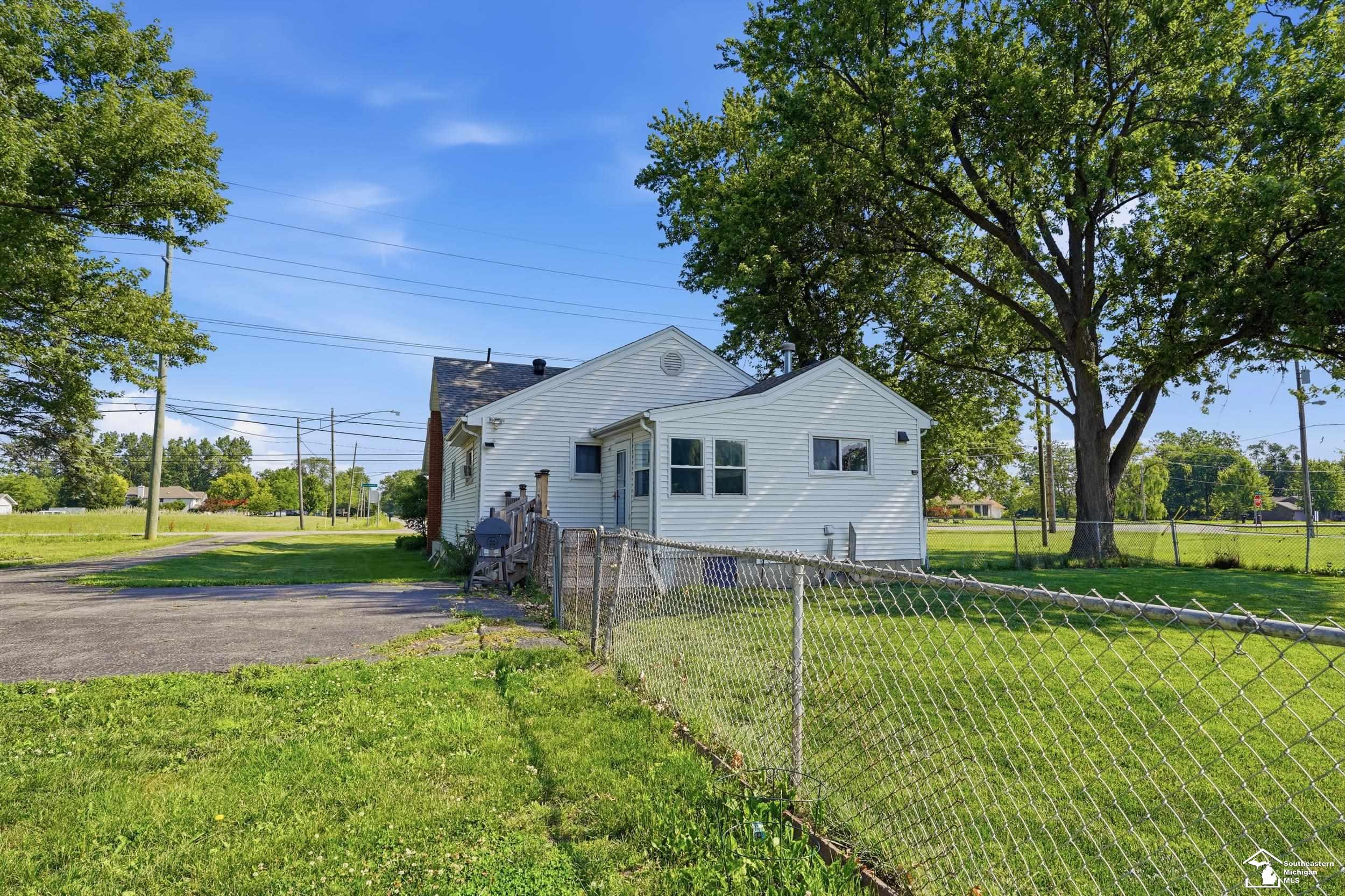 2870 Carleton Rockwood Road Carleton, MI 48117 - Photo 28 of 28