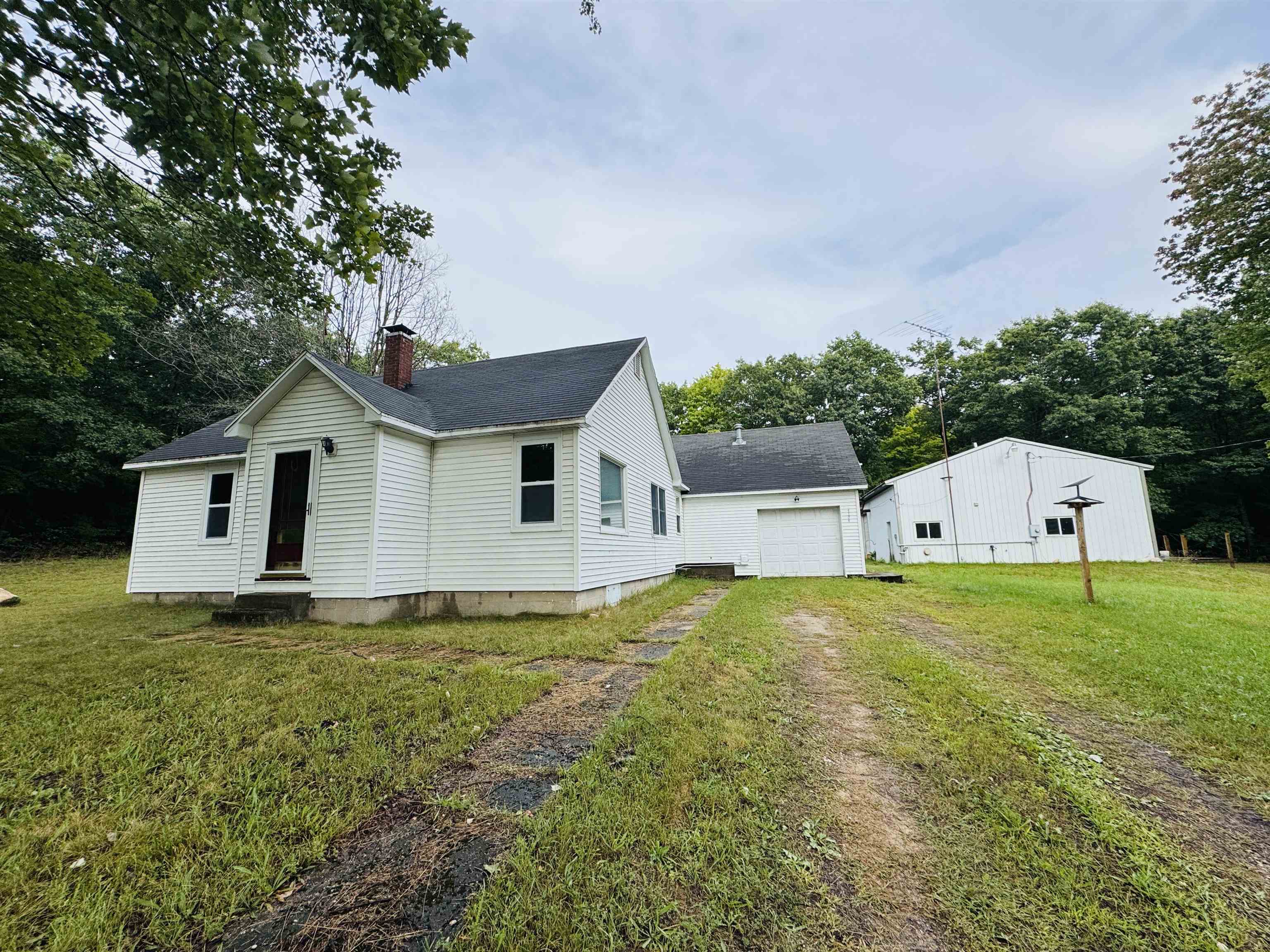 4174 North Dorr Road Merritt, MI 49667 - Photo 5 of 36