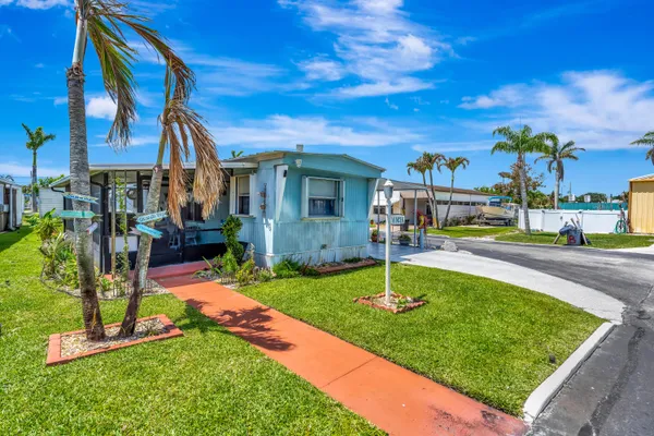 $140,000 | 10885 Southeast Federal Highway, Hobe Sound, FL 33455