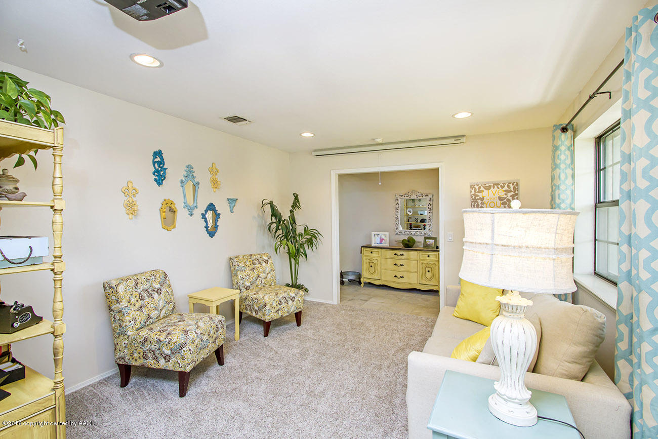 7609 Poppin Lane Amarillo, TX 79121 - Photo 5 of 27 4