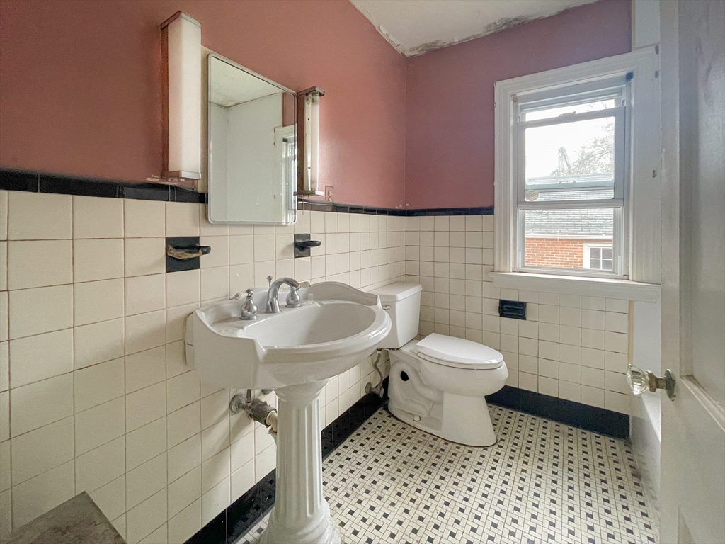 1768 East Mountain Road Westfield, MA 01085 - Photo 16 of 24