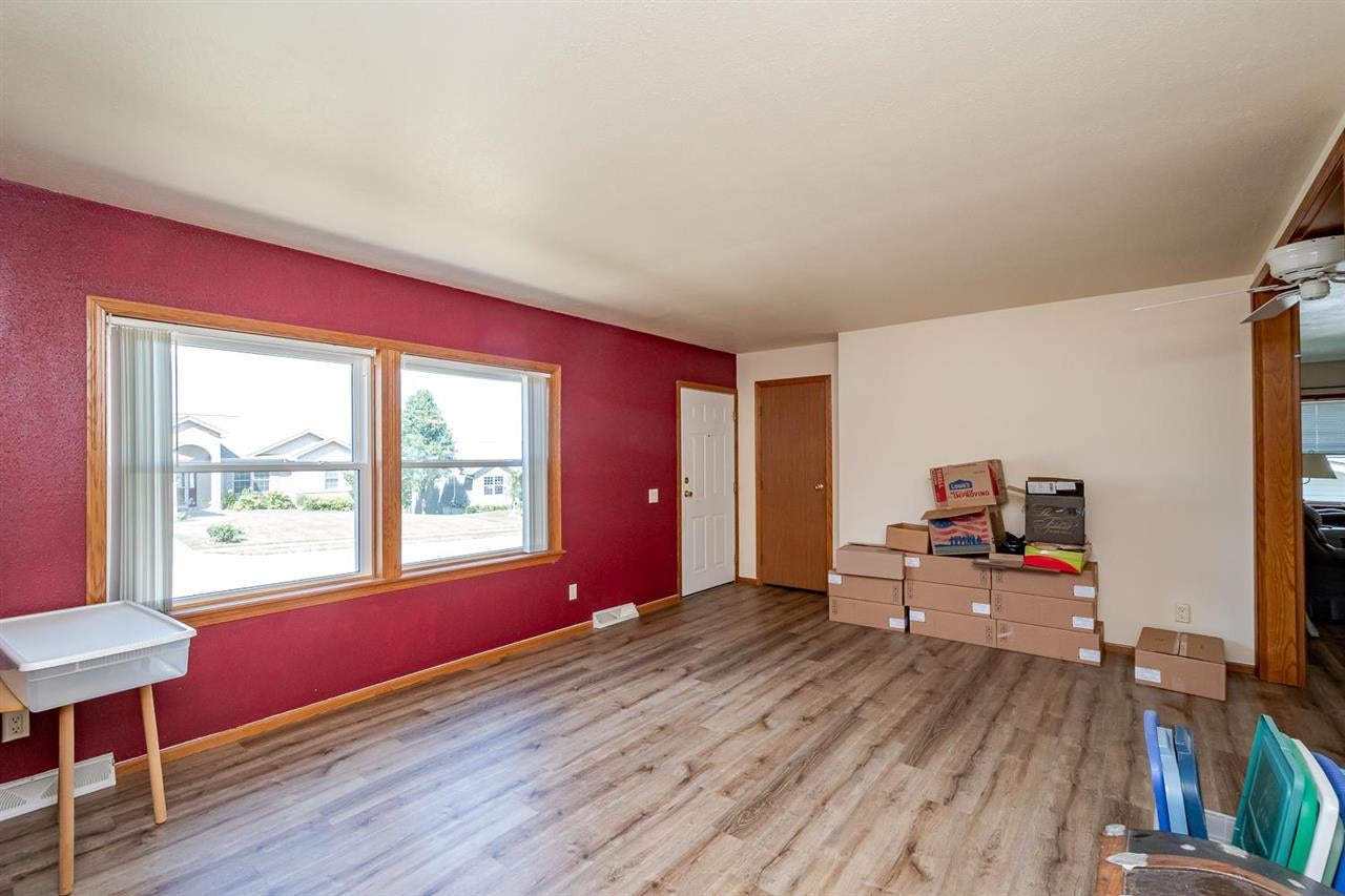 131 Buckeye Lane Riverside, IA 52327 - Photo 4 of 24 Gallery Image 4
