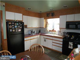 290 Hickory Road Warminster, PA 18974 - Photo 5 of 12 Kitchen