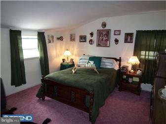 290 Hickory Road Warminster, PA 18974 - Photo 8 of 12 Bedroom - Main