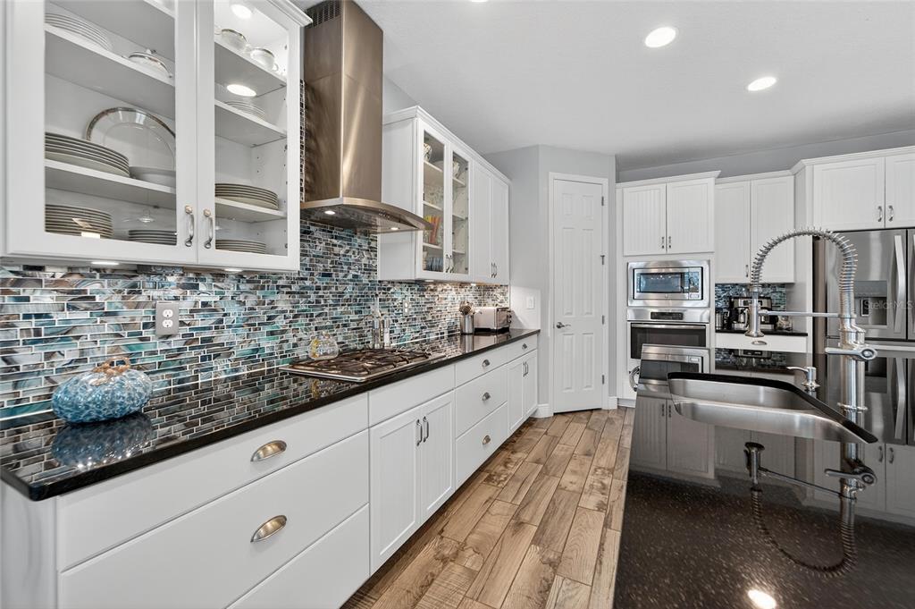 623 Winterside Drive Apollo Beach, FL 33572 - Photo 11 of 87