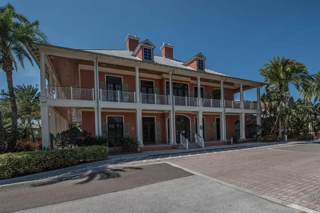 $525,000 | 623 Winterside Drive, Apollo Beach, FL 33572