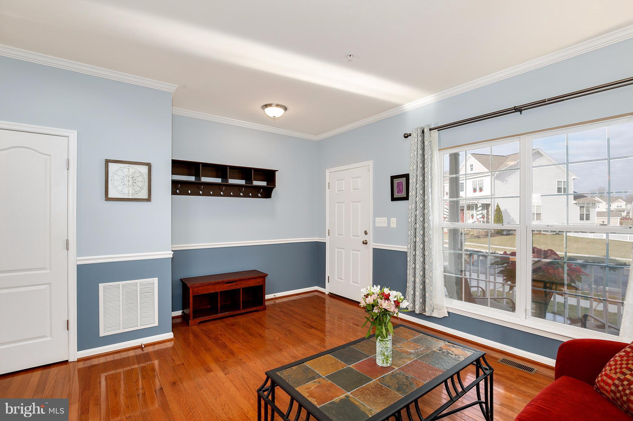 802 Salvatore Road Baltimore, MD 21220 - Photo 3 of 28 Living Room