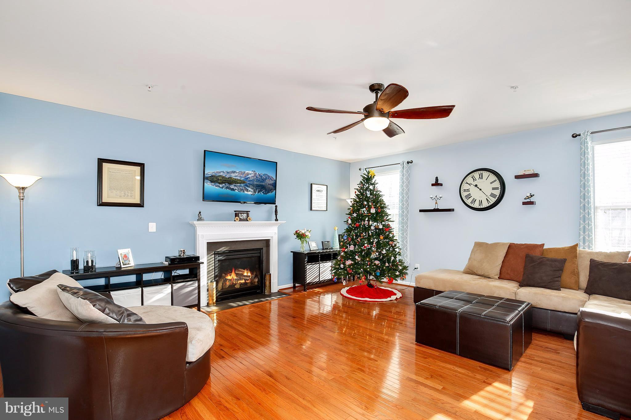 802 Salvatore Road Baltimore, MD 21220 - Photo 5 of 28 Family Room