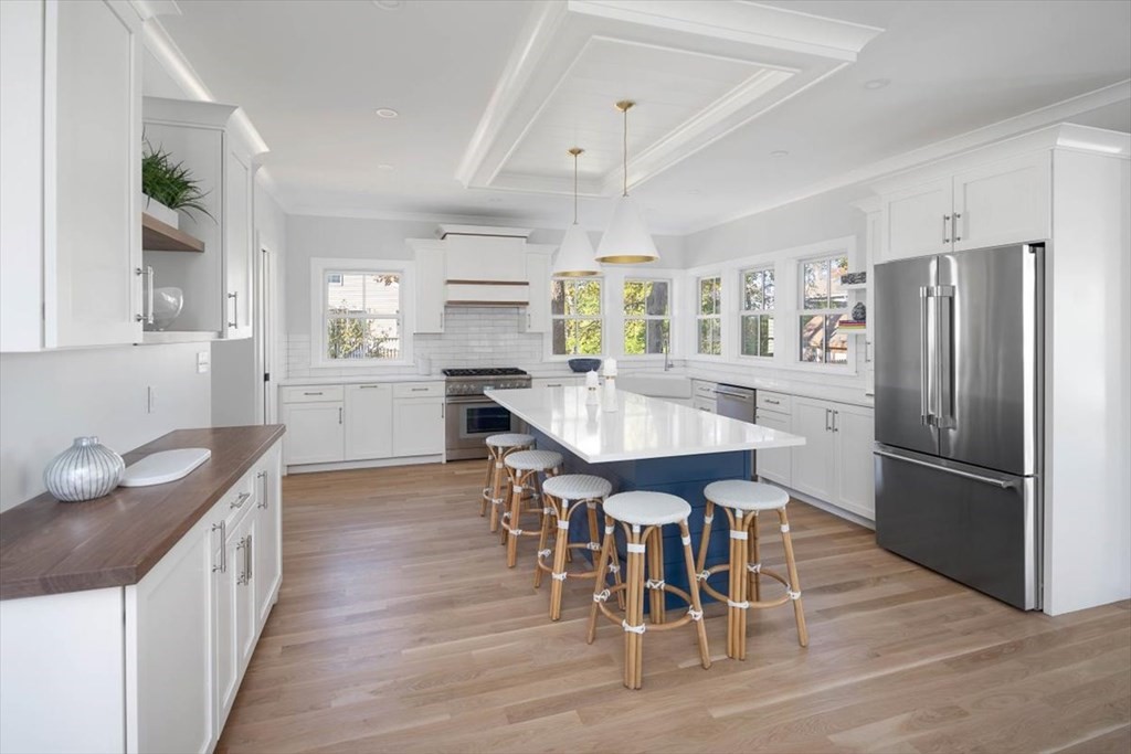 129 Wompatuck Road Hingham, MA 02043 - Photo 7 of 42 Gallery Image 7