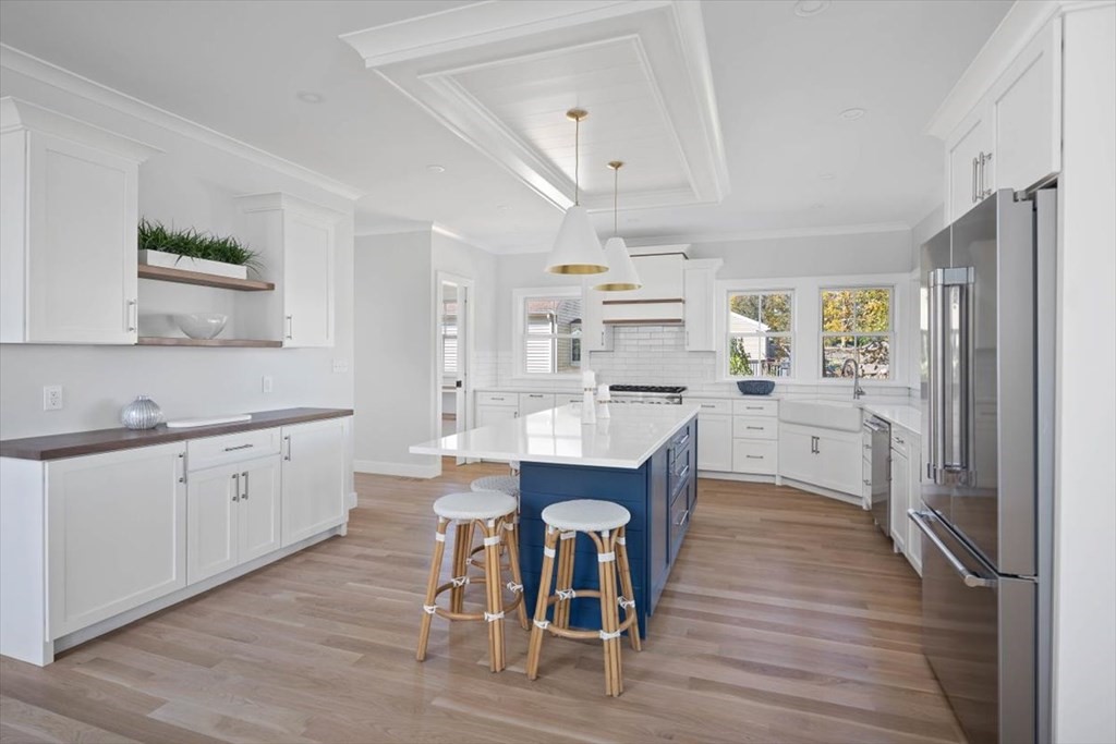 129 Wompatuck Road Hingham, MA 02043 - Photo 8 of 42 Gallery Image 8