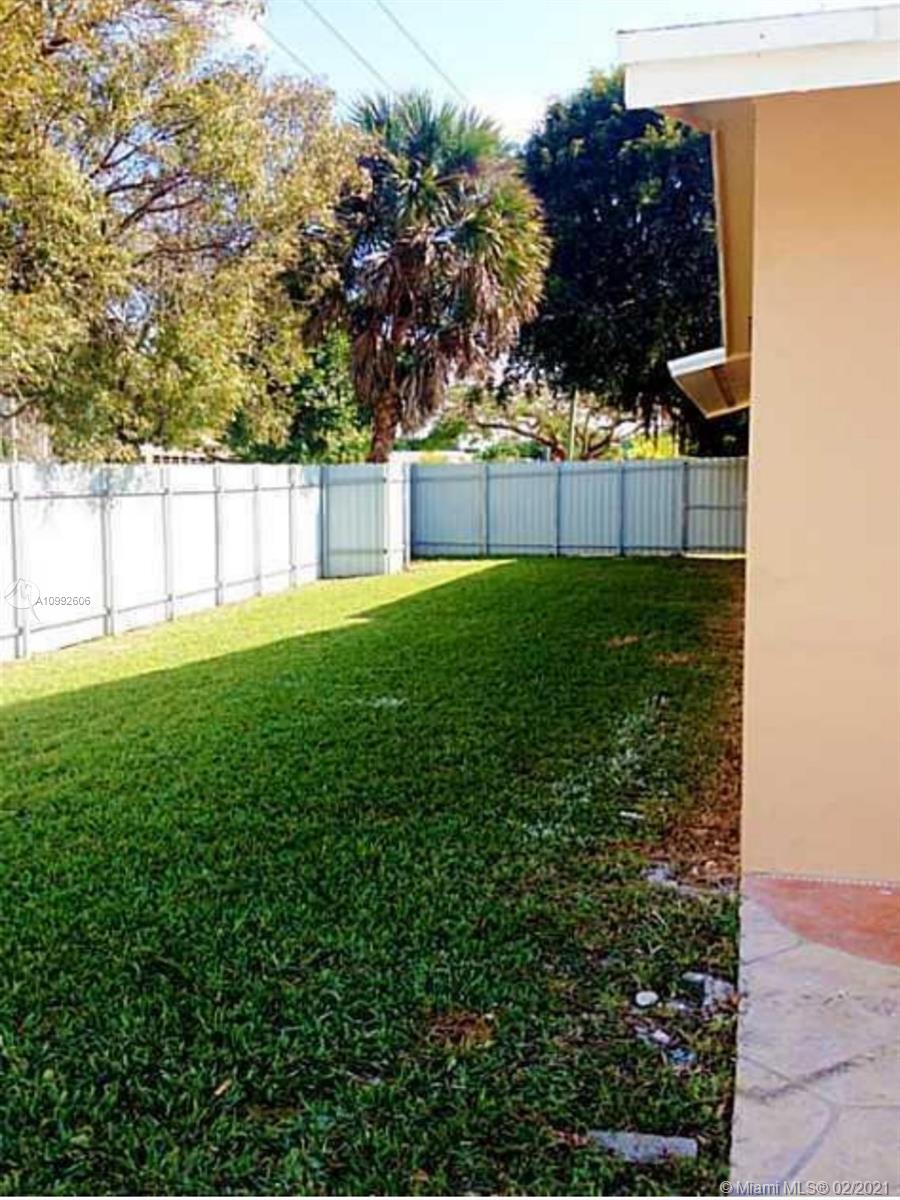 18705 Southwest 99th Road Cutler Bay, FL 33157 - Photo 8 of 10 Gallery Image 8